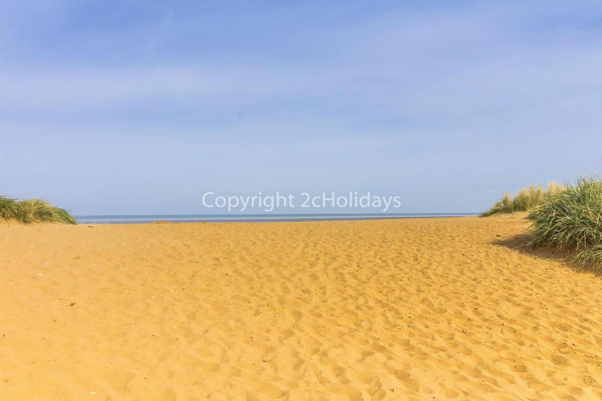 6 Berth Caravan For Hire By The Beach In Heacham, Norfolk Ref 21038C Экстерьер фото